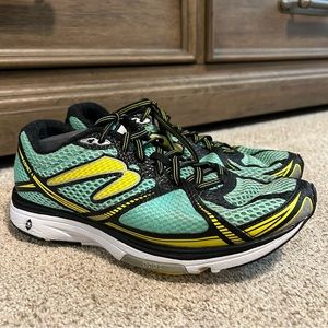 Newton Kismet 4 Size 8 Women’s Shoes Green Yellow
